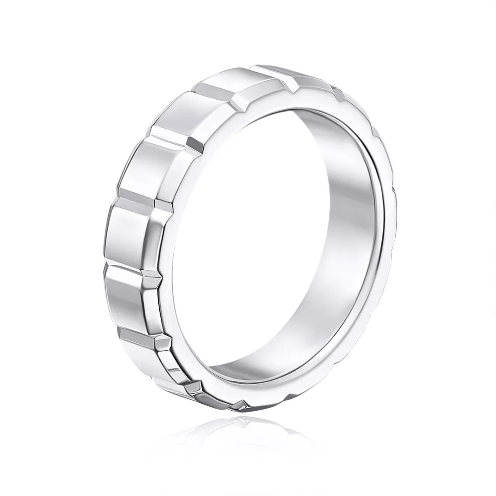 Wedding ring with a diamond facet