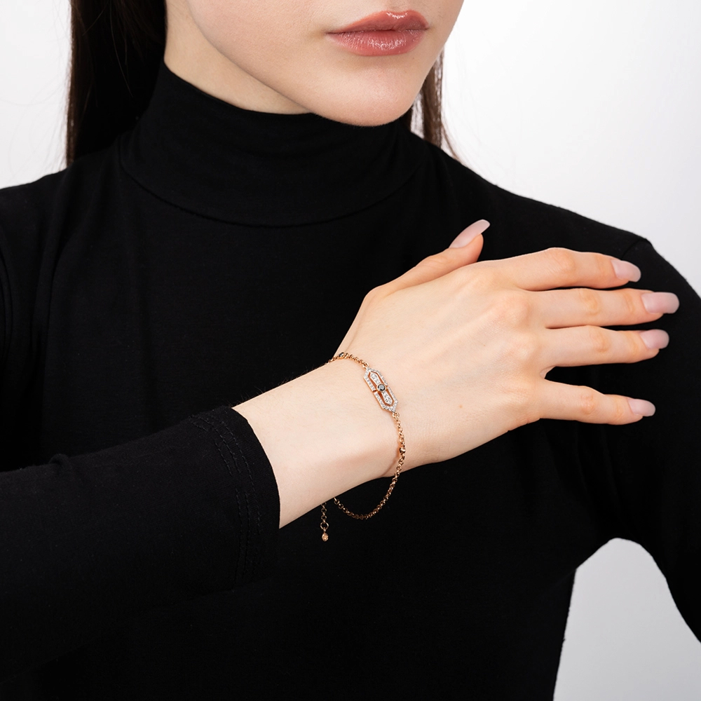 Gold bracelet with diamonds